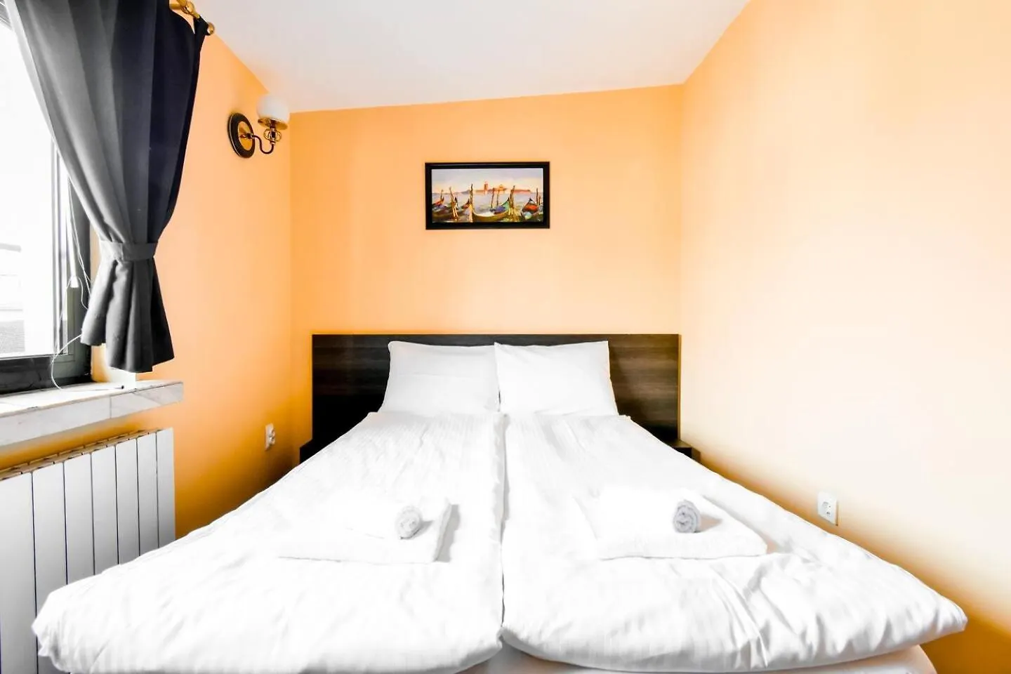 2 Levels 2Br 2Btr Separate Kitchen Ac Sofia Apartment