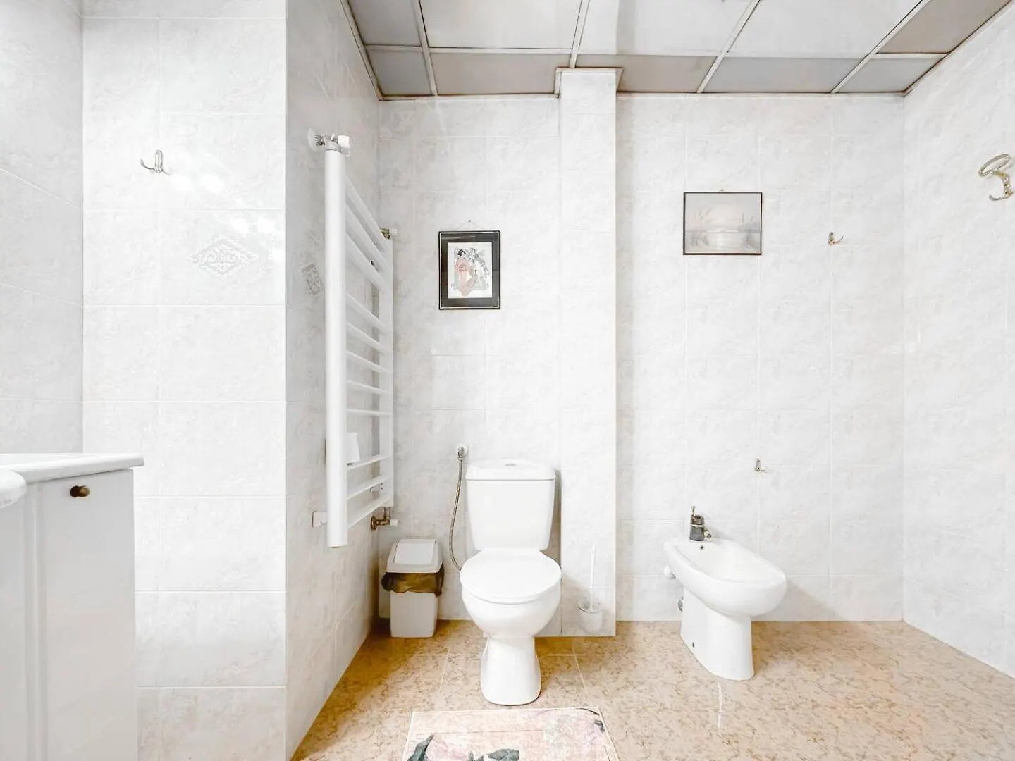 2 Levels 2Br 2Btr Separate Kitchen Ac Sofia Apartment
